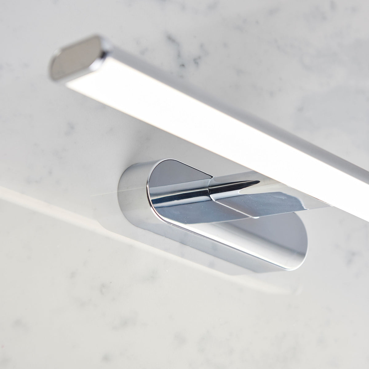 Doulting Wall Light Chrome.