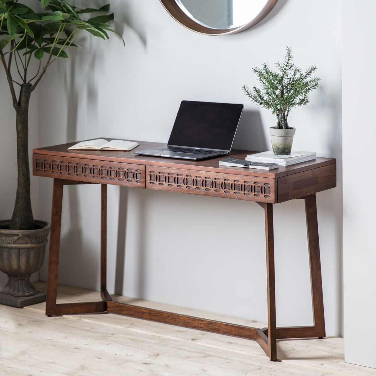 Bathwick Retreat Desk.