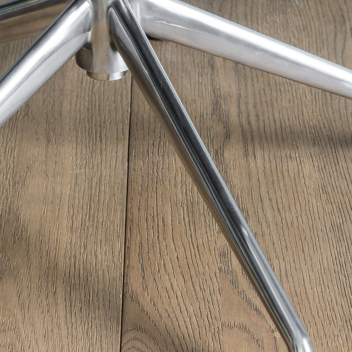 Bouth Swivel Chair Antique Ebony.