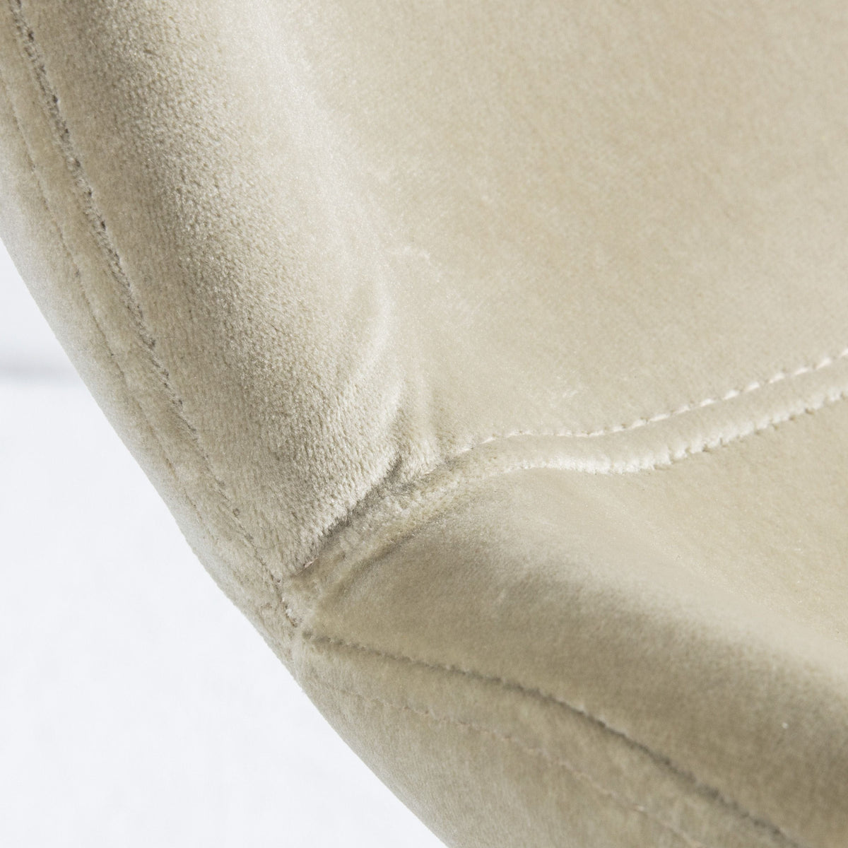 Calenick Chair Oatmeal Velvet (2pk).