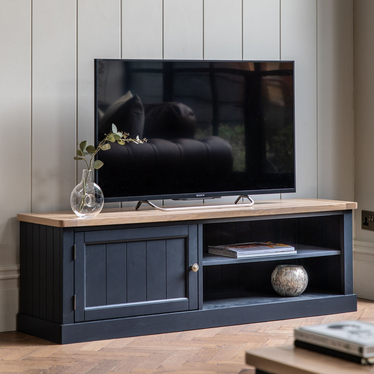 Chapel Media Unit - Meteror.
