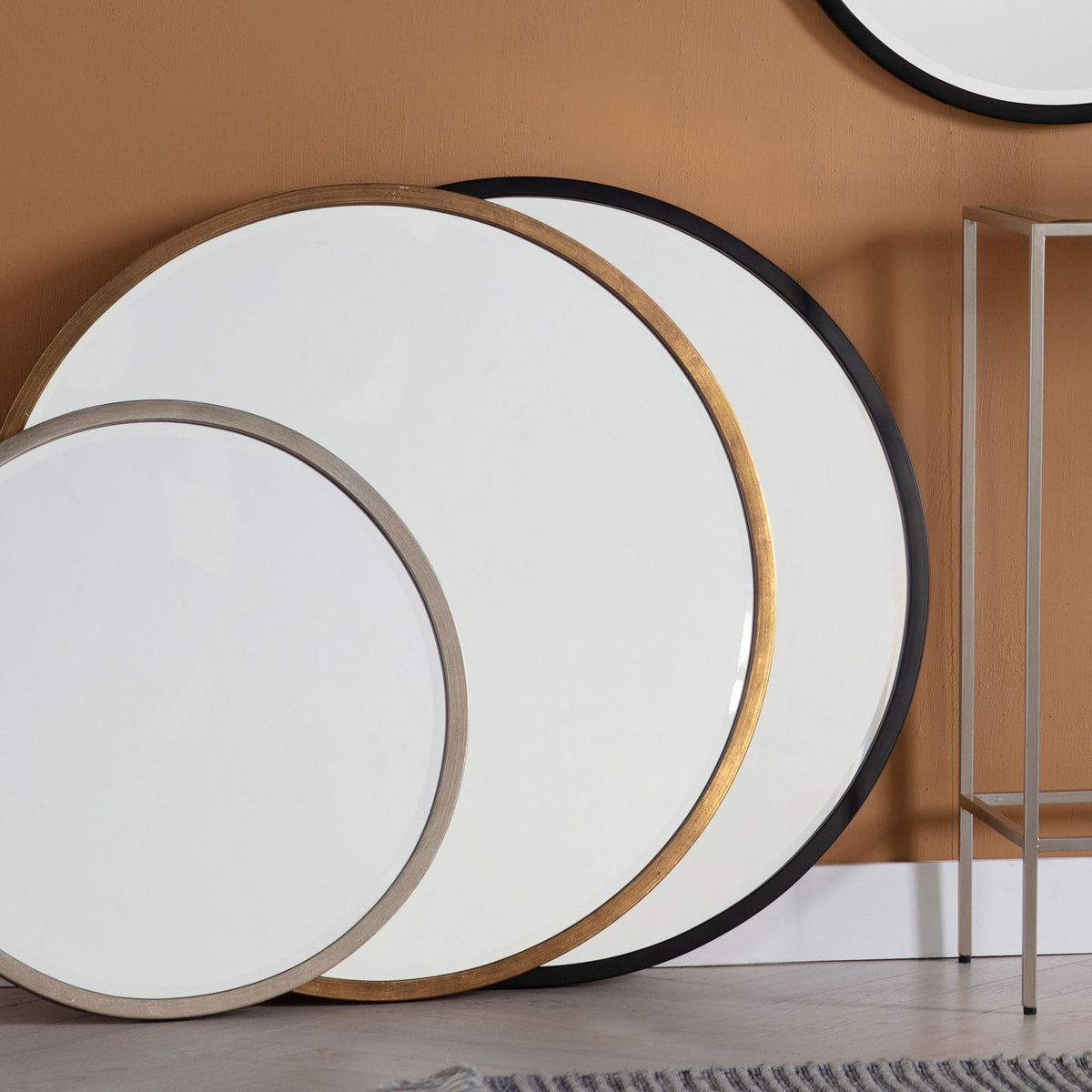 Chichester Round Mirror Black.