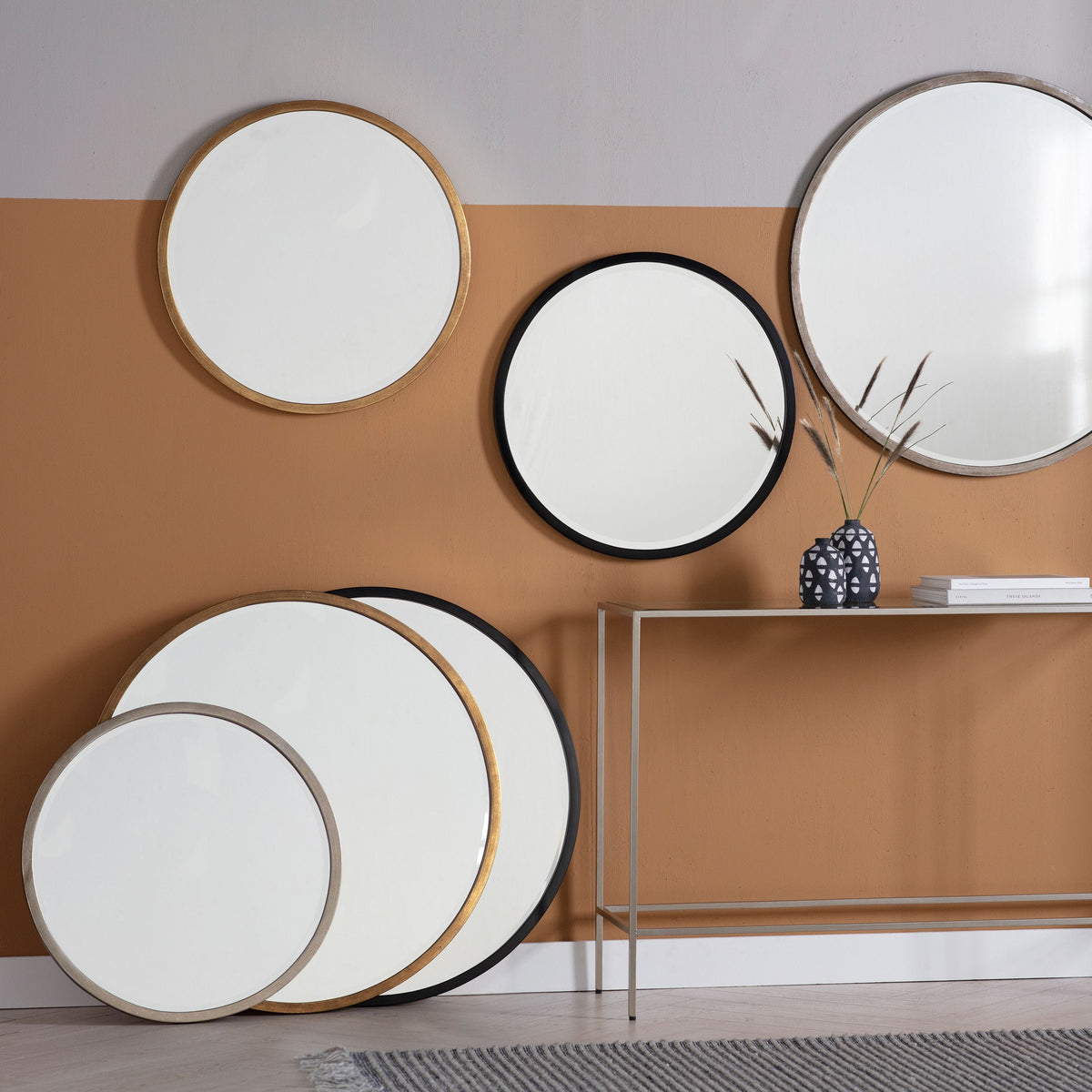 Chichester Round Mirror Black.