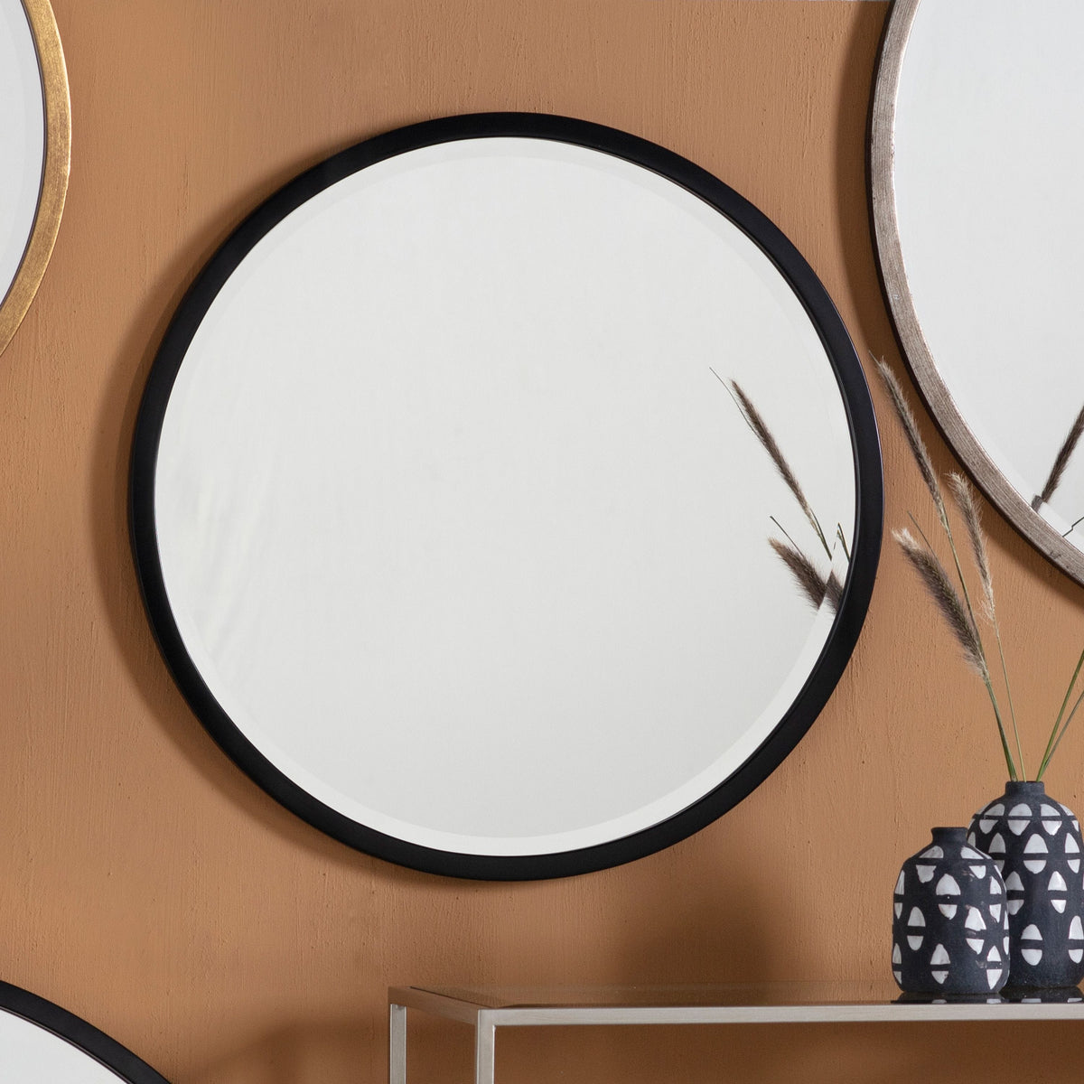 Chichester Round Mirror Black.
