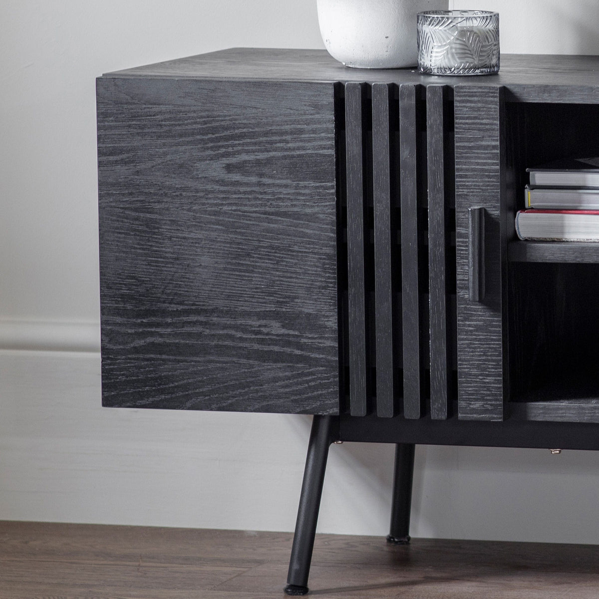 Chivery Media Unit Black 1400x420x550mm.