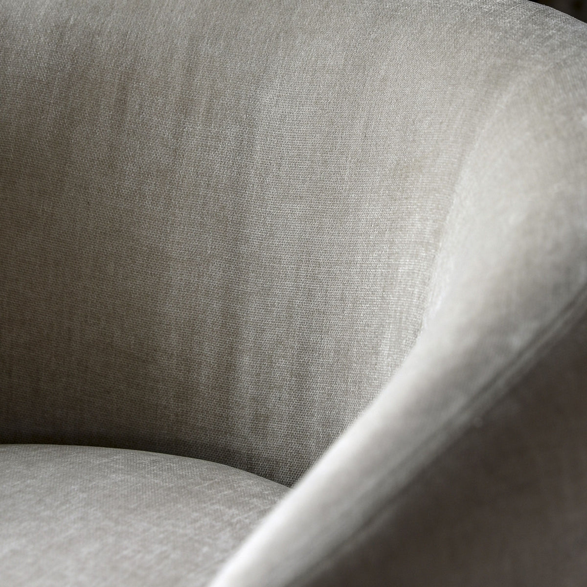 Curvo Armchair Cream.