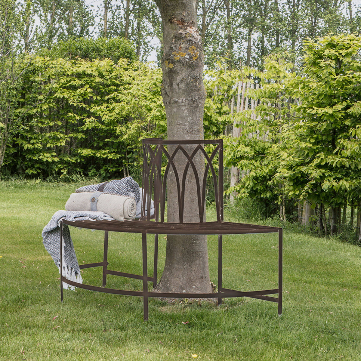 Alfreton Outdoor Tree Bench Seat.