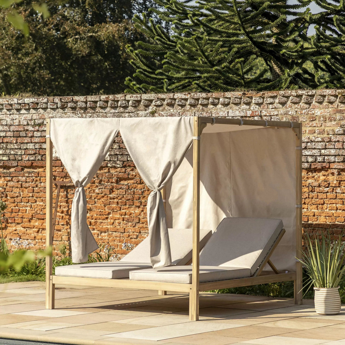 Ammos Double Daybed.