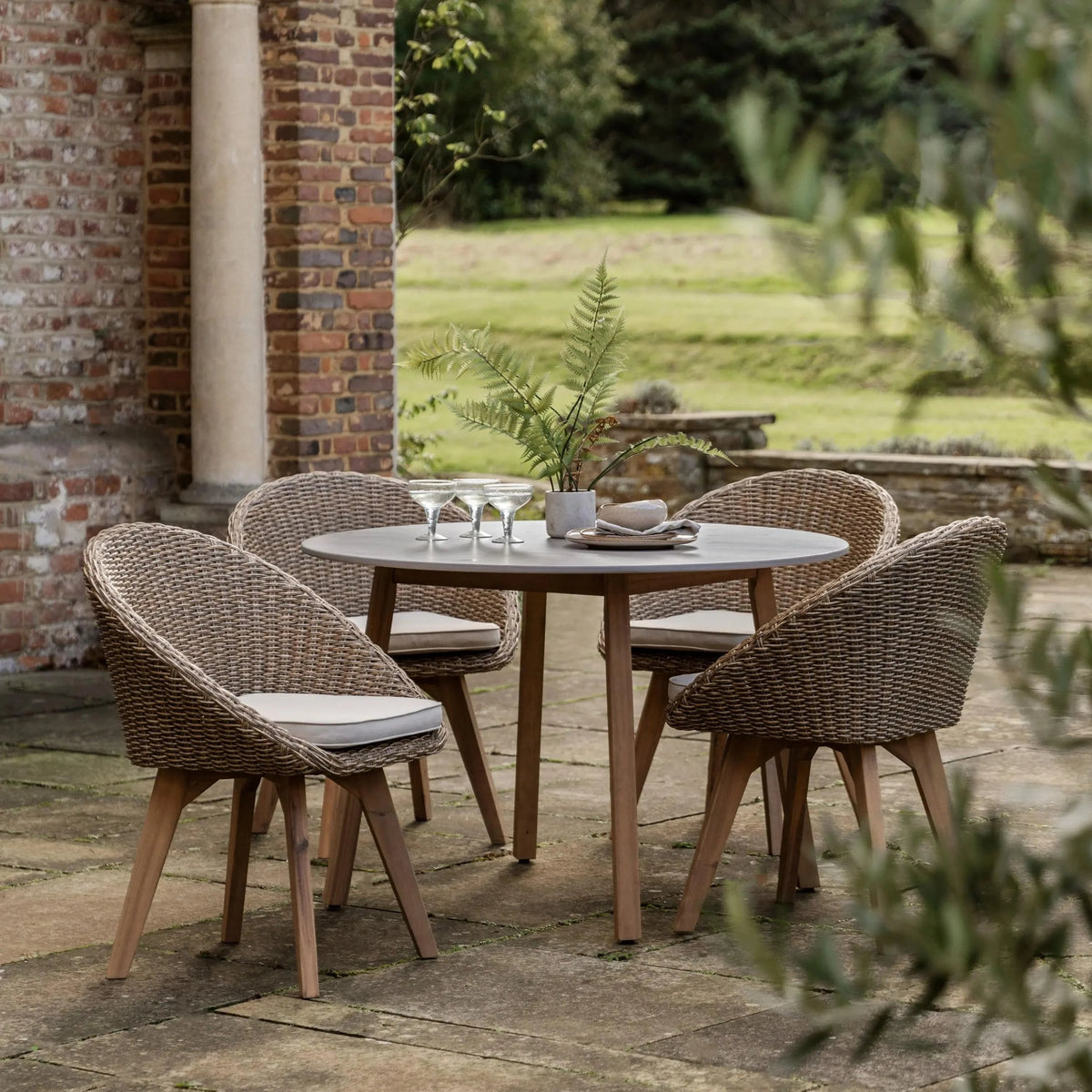 Bodhi Outdoors Anova 4 Seater Round Dining Set House of Isabella UK
