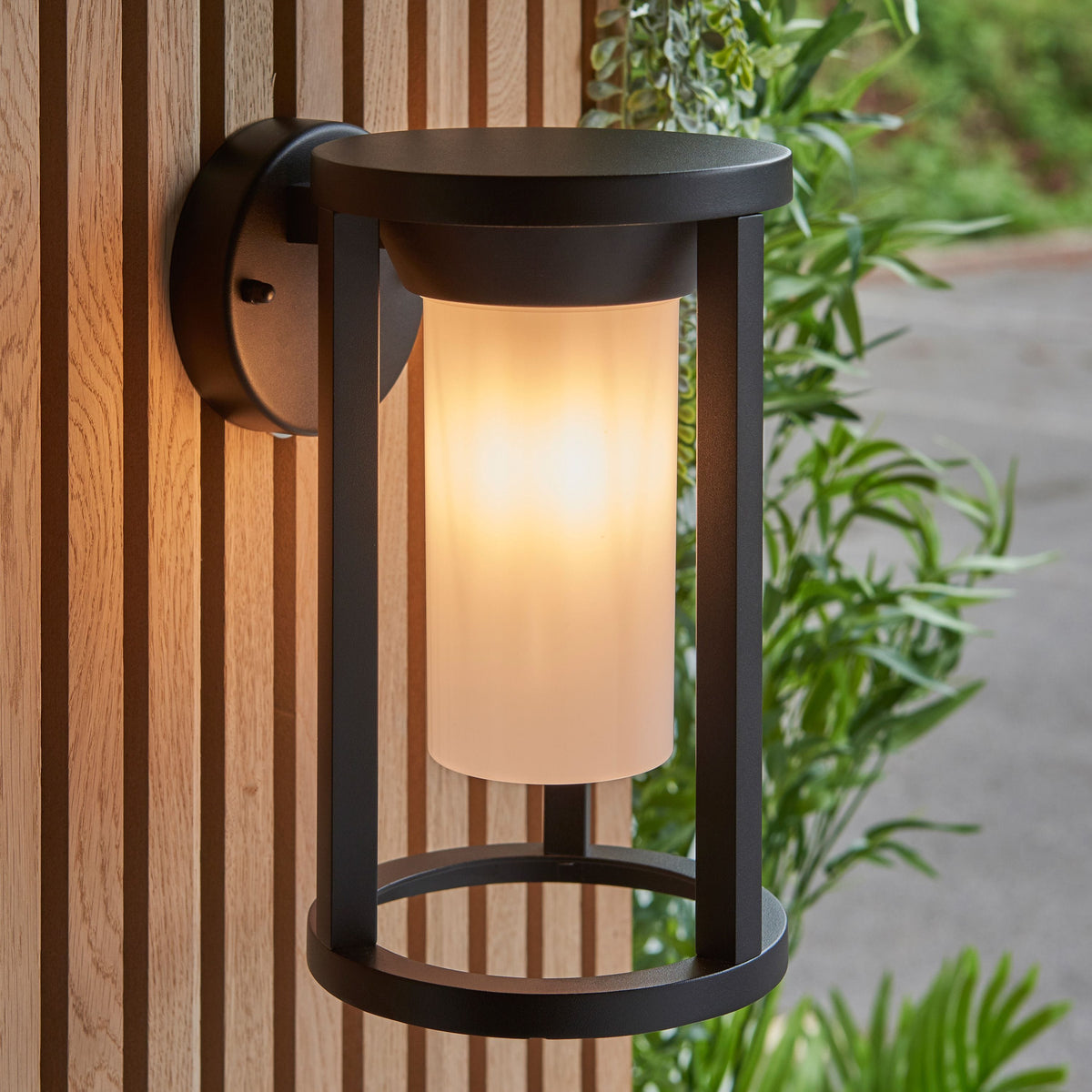 Beaumont Outdoor 1 Wall Light.