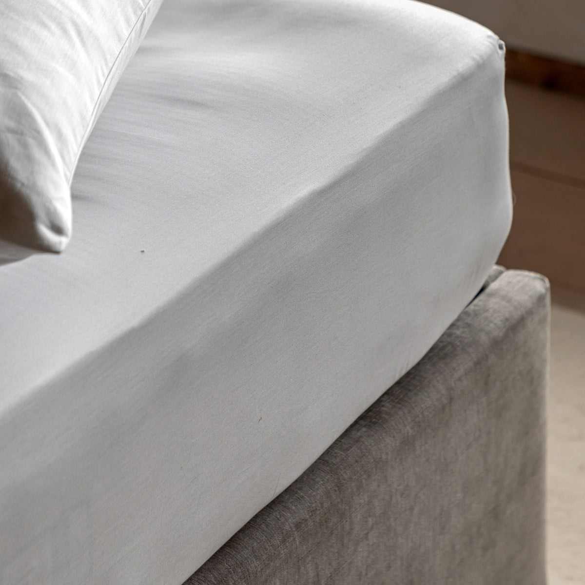 Bodhi Sleeping Egyptian Cotton Deep Fitted Sheet Double House of Isabella UK