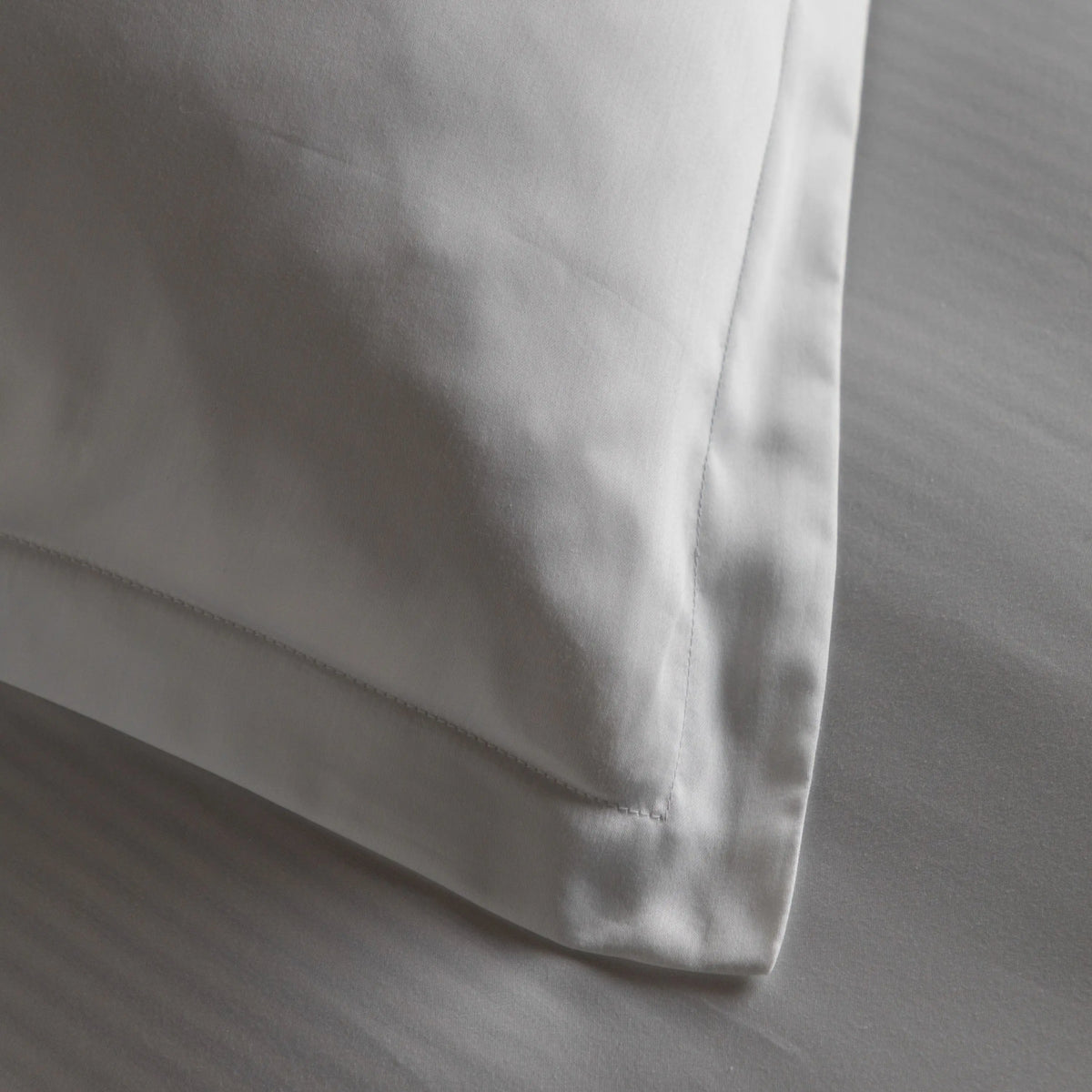 Bodhi Sleeping Egyptian Cotton Oxford Edge Pillow Pair House of Isabella UK
