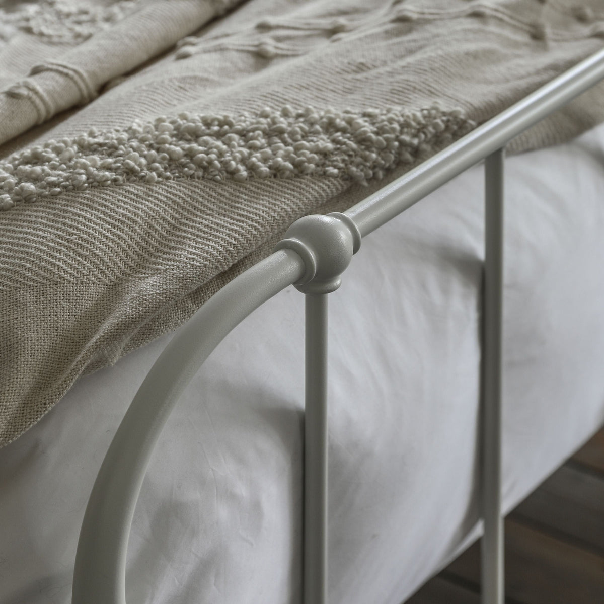 Loughton Double Bedstead Ivory.