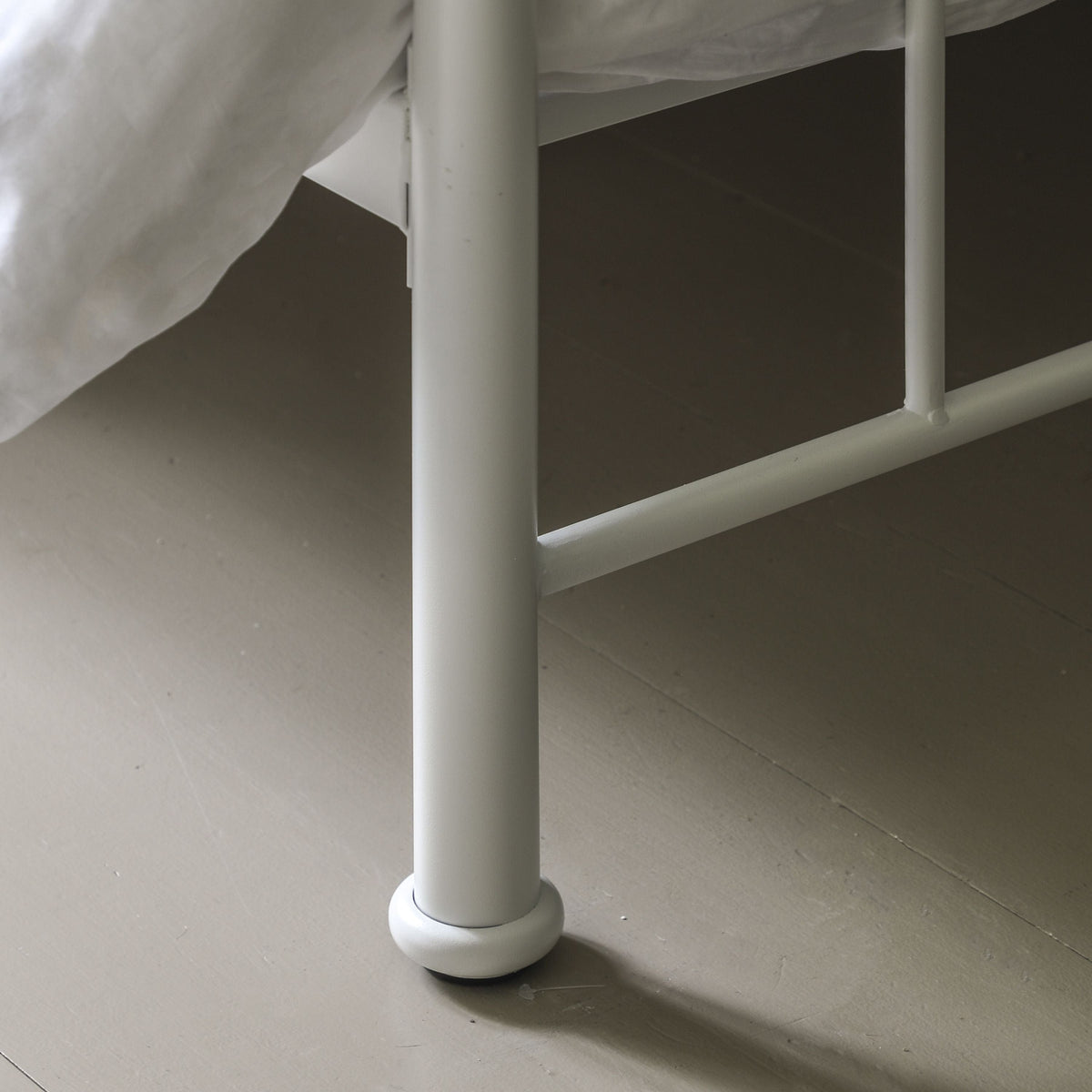 Loughton Single Bedstead Ivory.