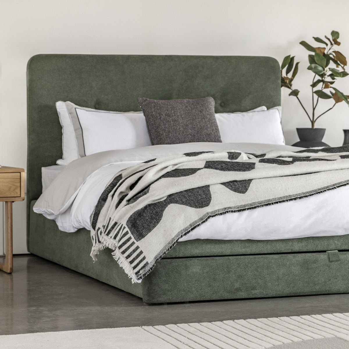 Marlowe 2 Drawer Bedstead King Green.