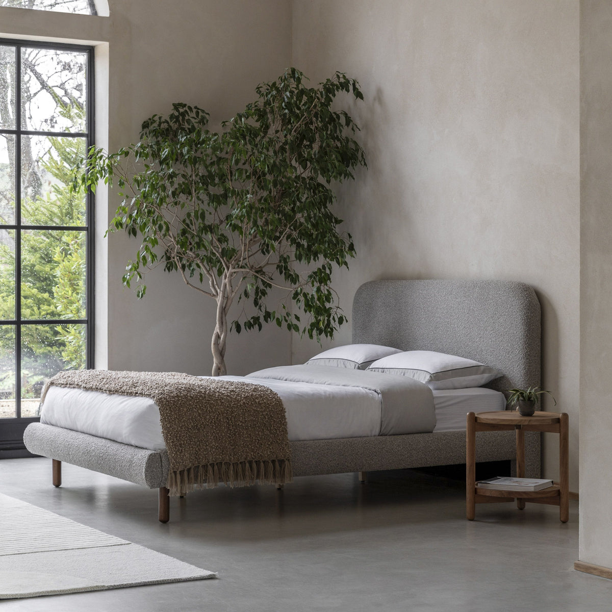 Priestwood 4'6 Bedstead Stone Grey.