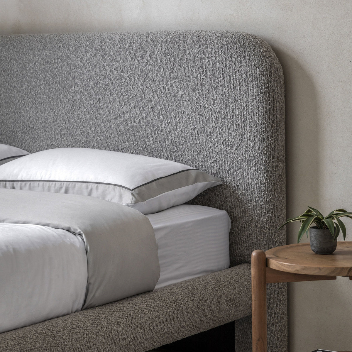 Priestwood 4'6 Bedstead Stone Grey.