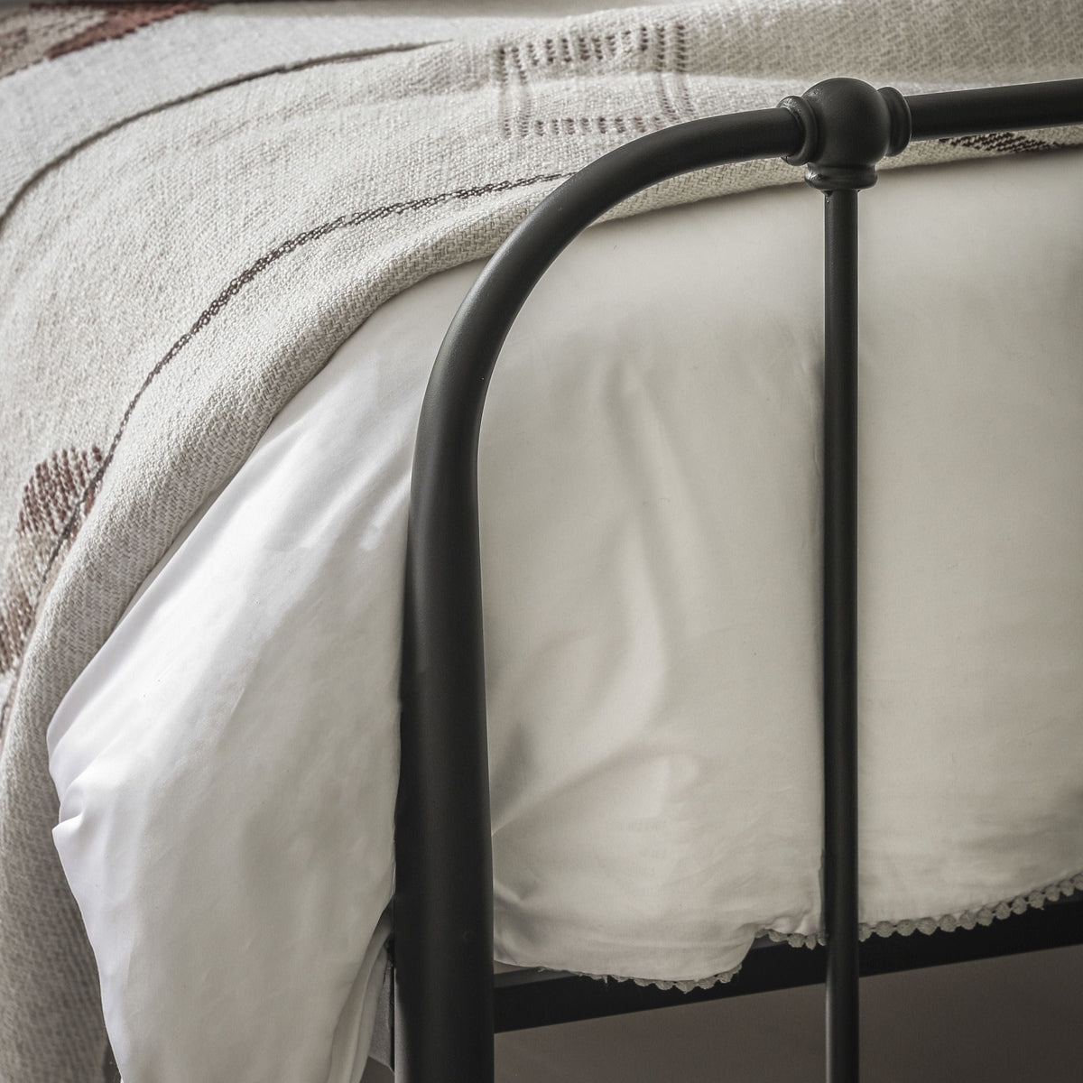 Upton 3' Bedstead Black.