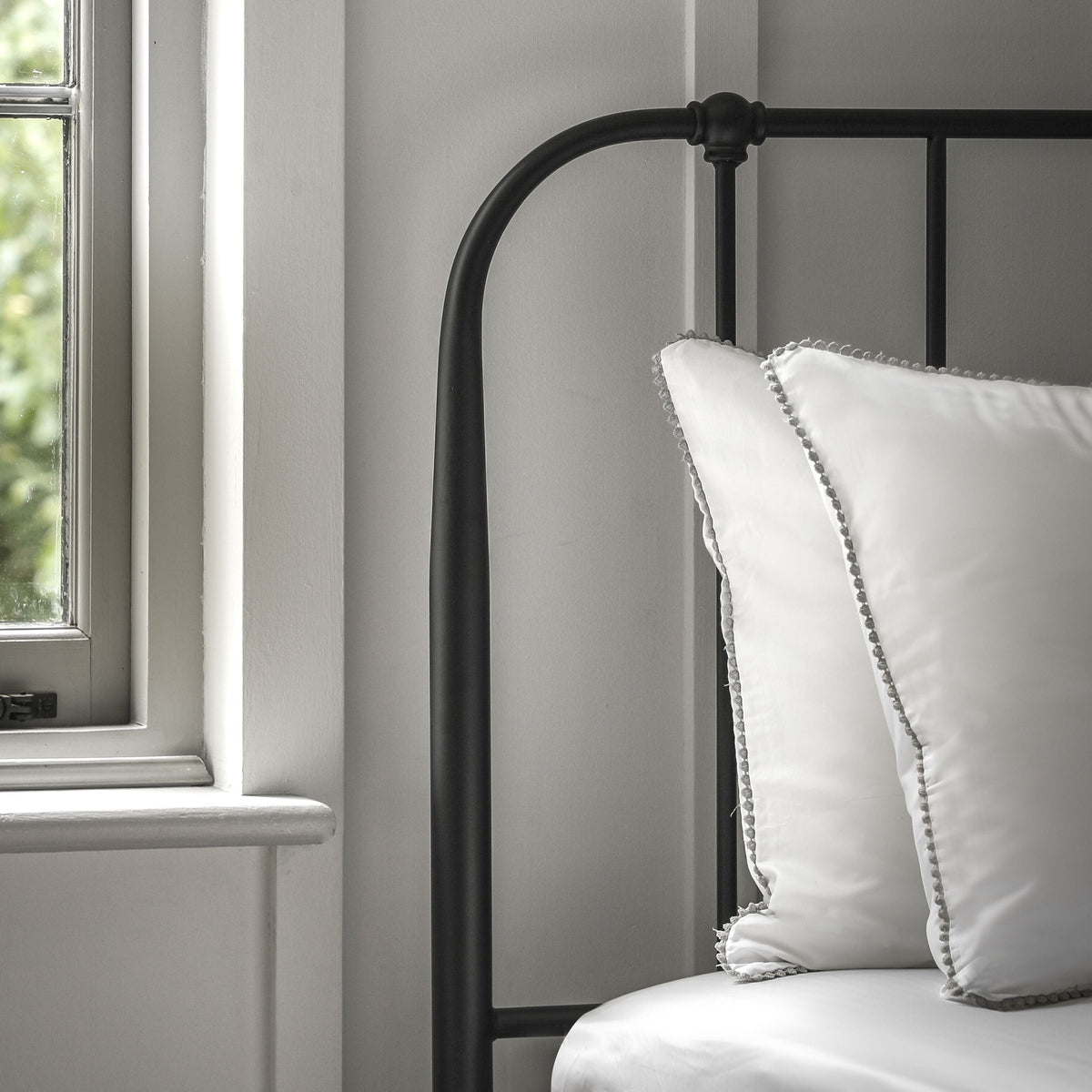 Upton 3' Bedstead Black.