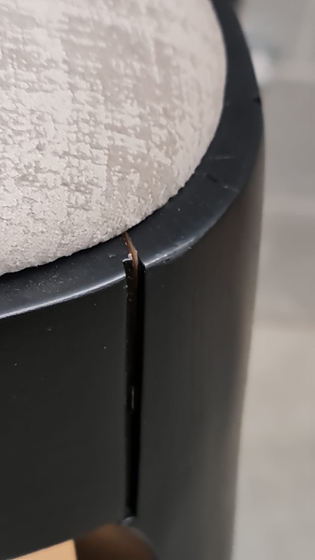 Venosa chair ( Some damage )| OUTLET.