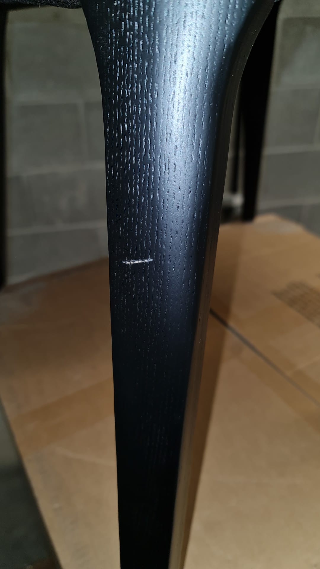 Venosa chair ( Some damage )| OUTLET.