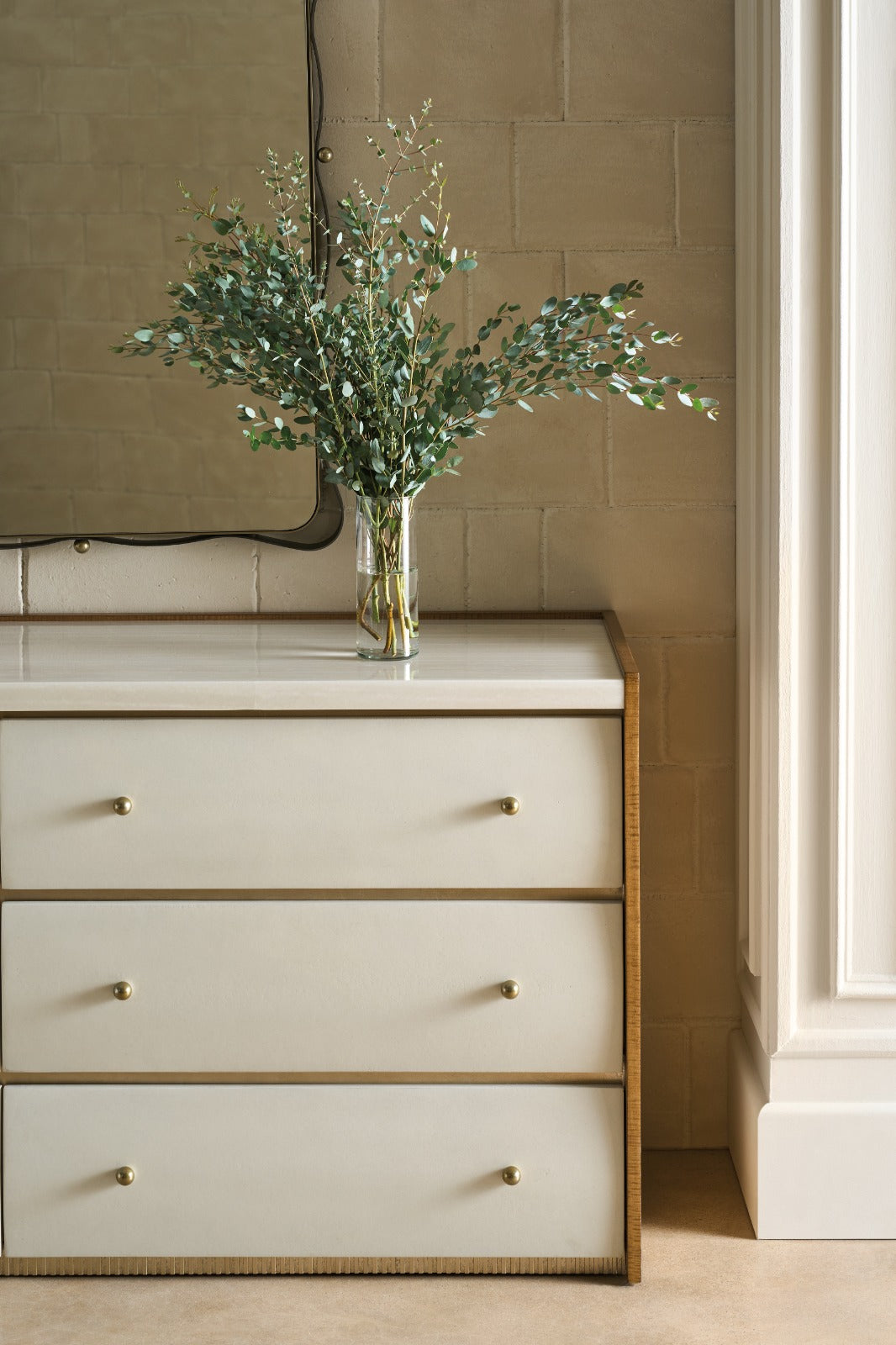 Avignon Dresser