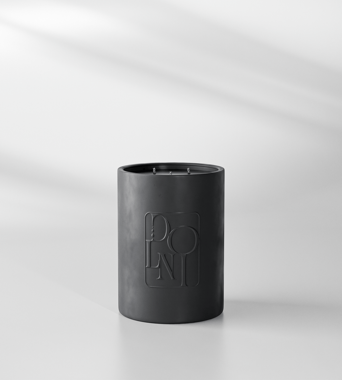 Dolni Accessories Large Black Ceramic 600g Tuberose & Sandalwood Candle House of Isabella UK