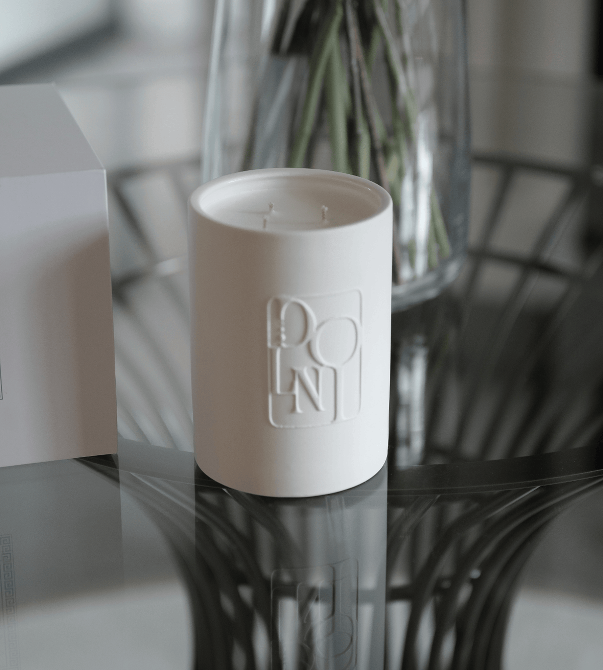 Dolni Accessories Large White Ceramic 600g Amber & Patchouli Candle House of Isabella UK