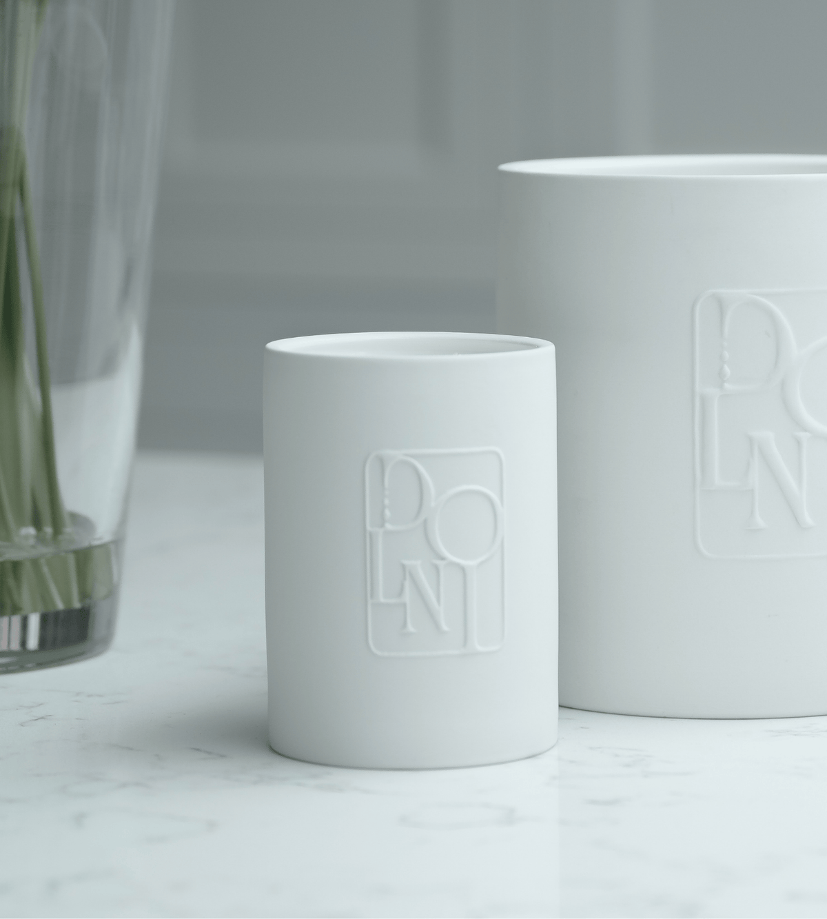 Dolni Accessories Large White Ceramic 600g Amber & Patchouli Candle House of Isabella UK