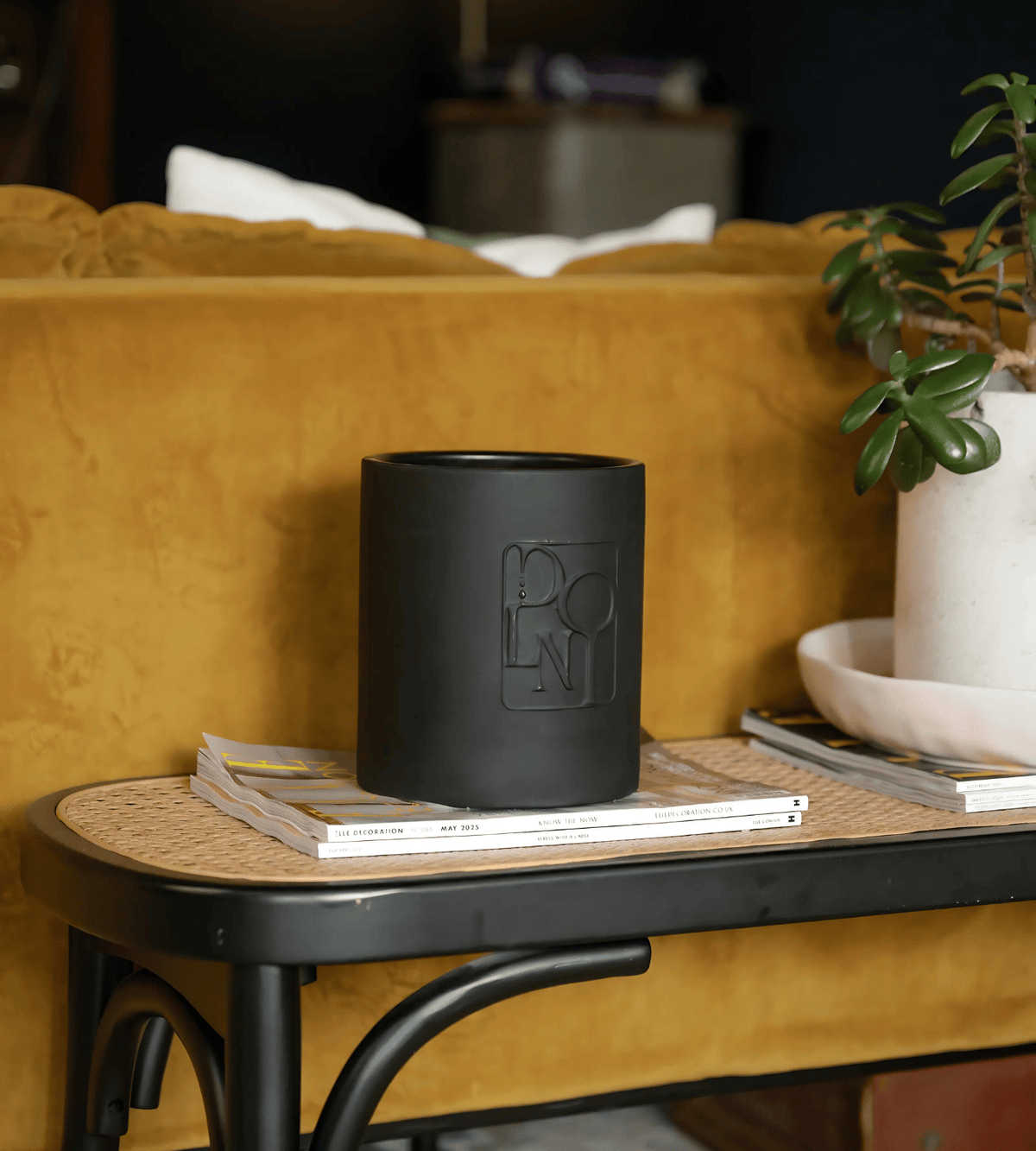 Dolni Accessories XL Black Ceramic 2200g Tuberose & Sandalwood Candle House of Isabella UK