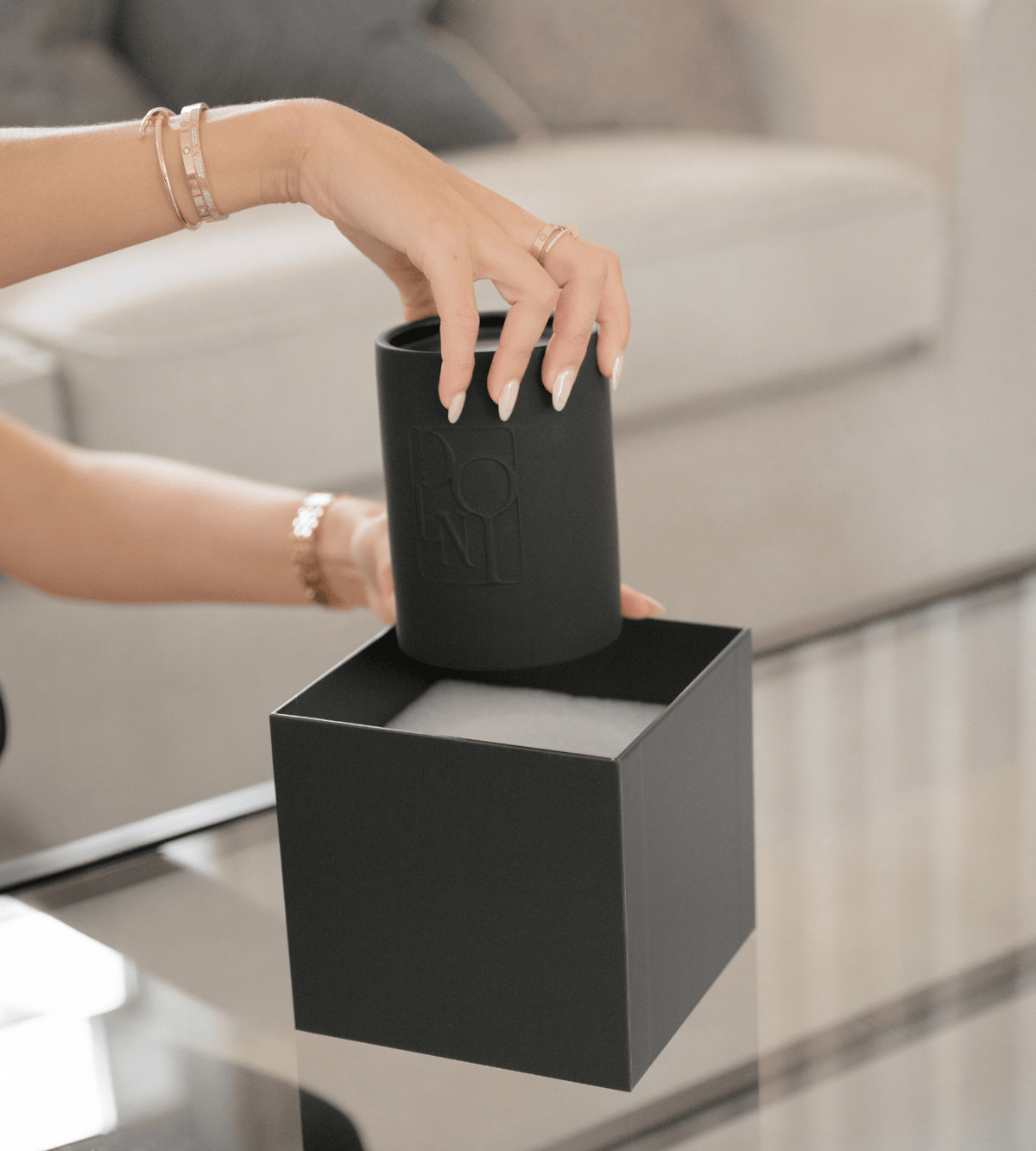 DOLNI CANDLE Dolni Large Black Ceramic 600g Tuberose & Sandalwood Candle House of Isabella UK