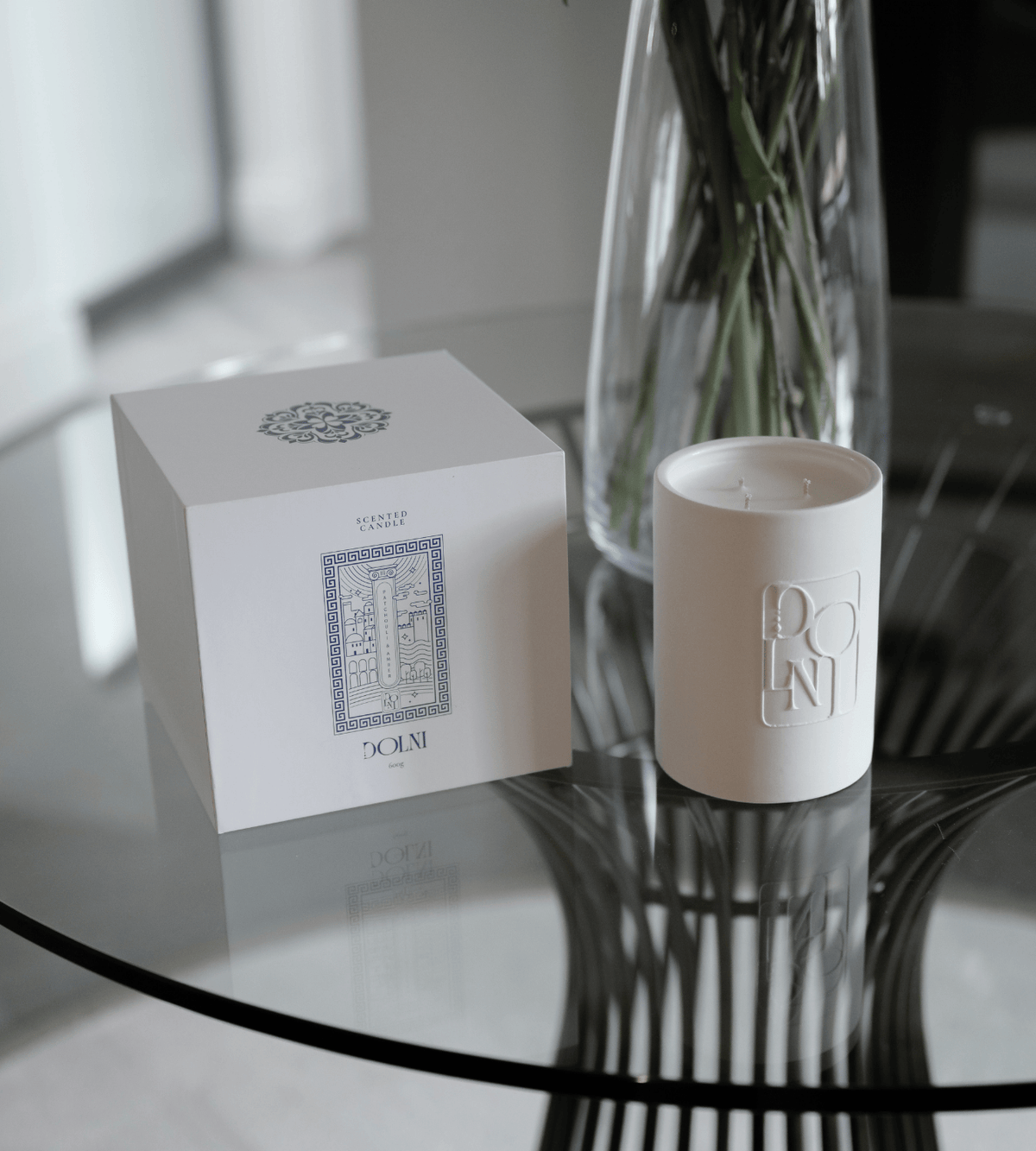 DOLNI CANDLE Dolni Large White Ceramic 600g Amber & Patchouli Candle House of Isabella UK