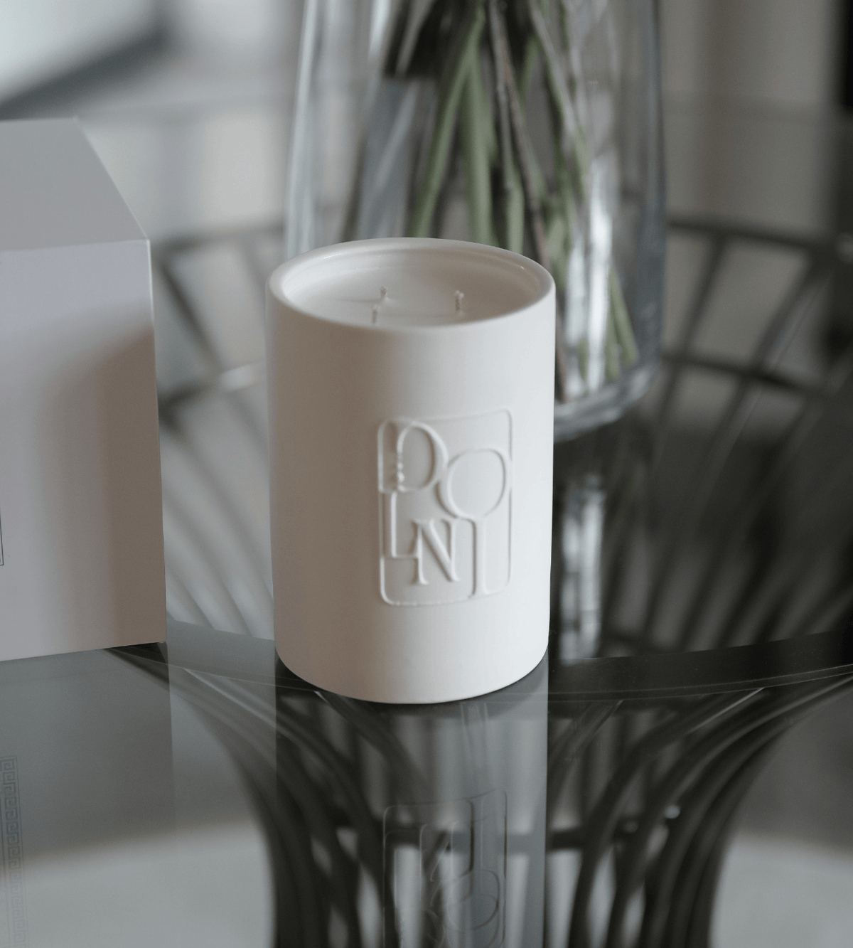 DOLNI CANDLE Dolni Large White Ceramic 600g Amber & Patchouli Candle House of Isabella UK
