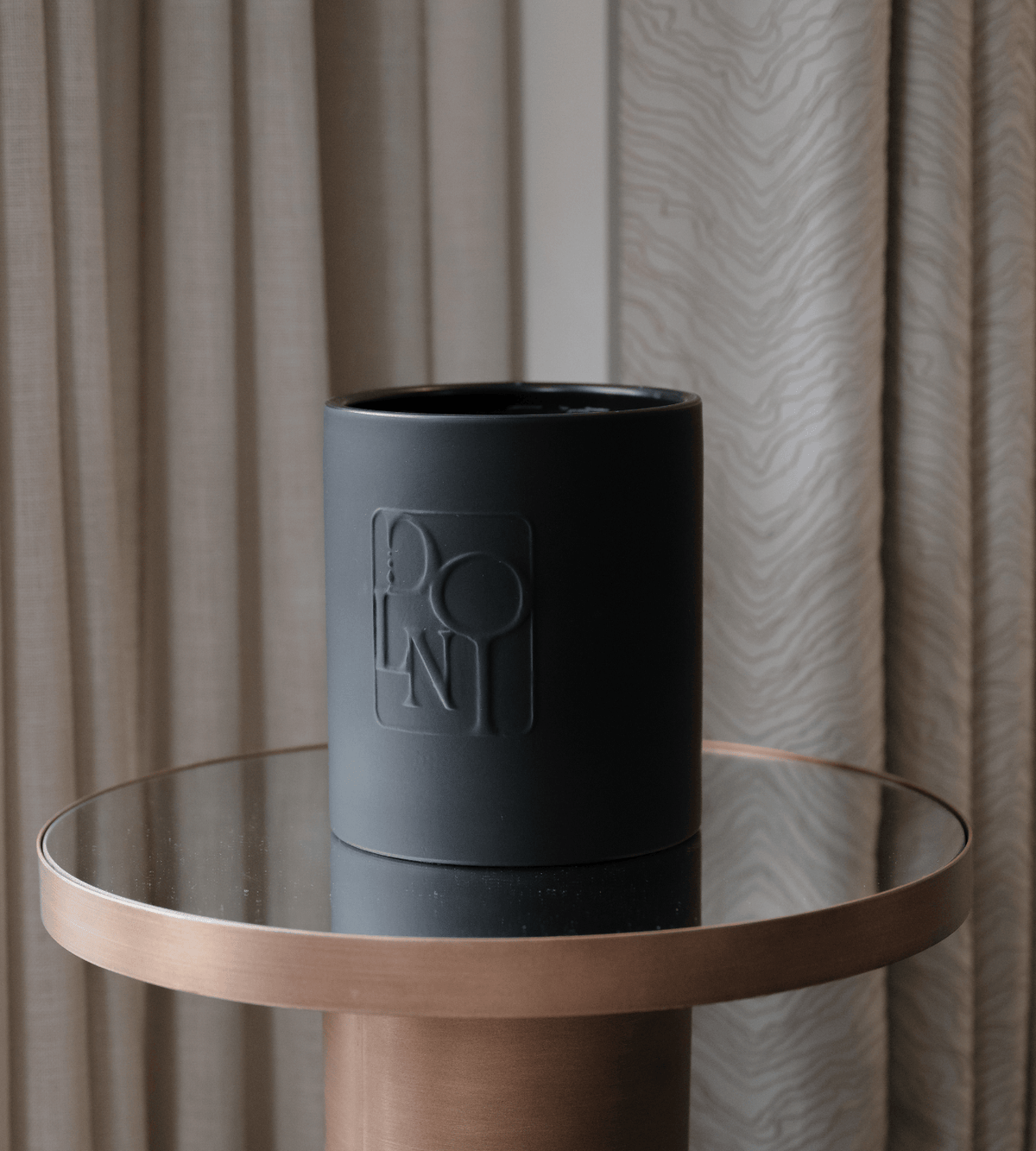 DOLNI CANDLE Dolni XL Black Ceramic 2200g Tuberose & Sandalwood Candle House of Isabella UK