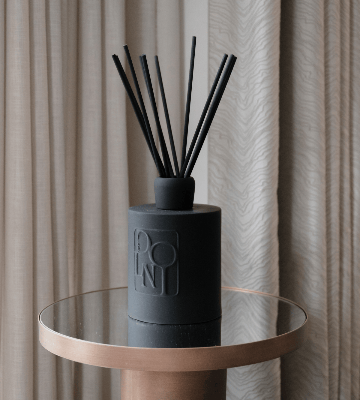 DOLNI REED DIFFUSER Dolni Extra Large Black Ceramic Rodí Noir Reed Diffuser House of Isabella UK