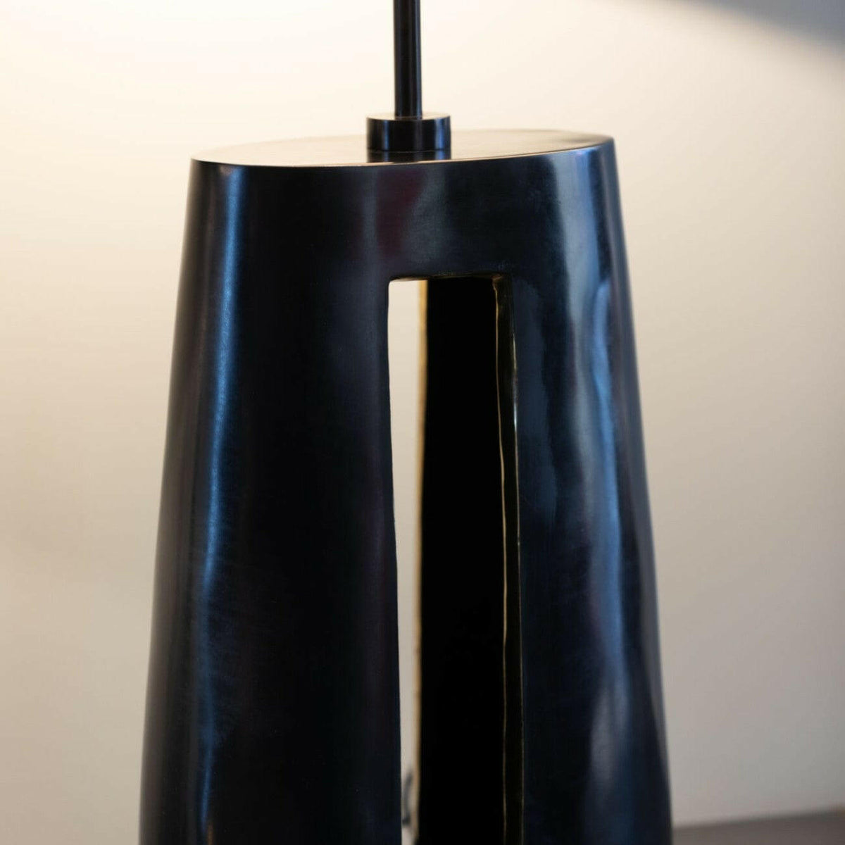 Keyhole Lamp Bronze Nera.