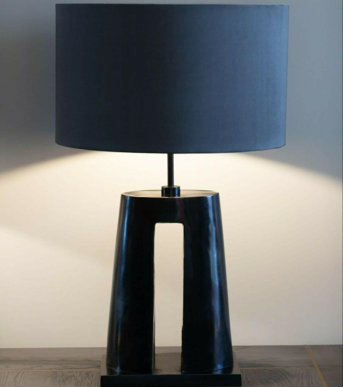 Keyhole Lamp Bronze Nera.