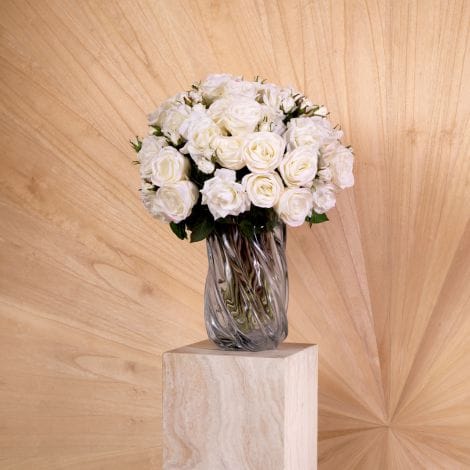 Eichholtz Accessories Bouquet of Roses real touch 72 pcs/2 varieties House of Isabella UK