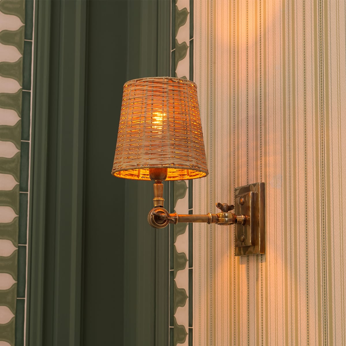 Eichholtz Lighting Wall Lamp Wentworth Single House of Isabella UK