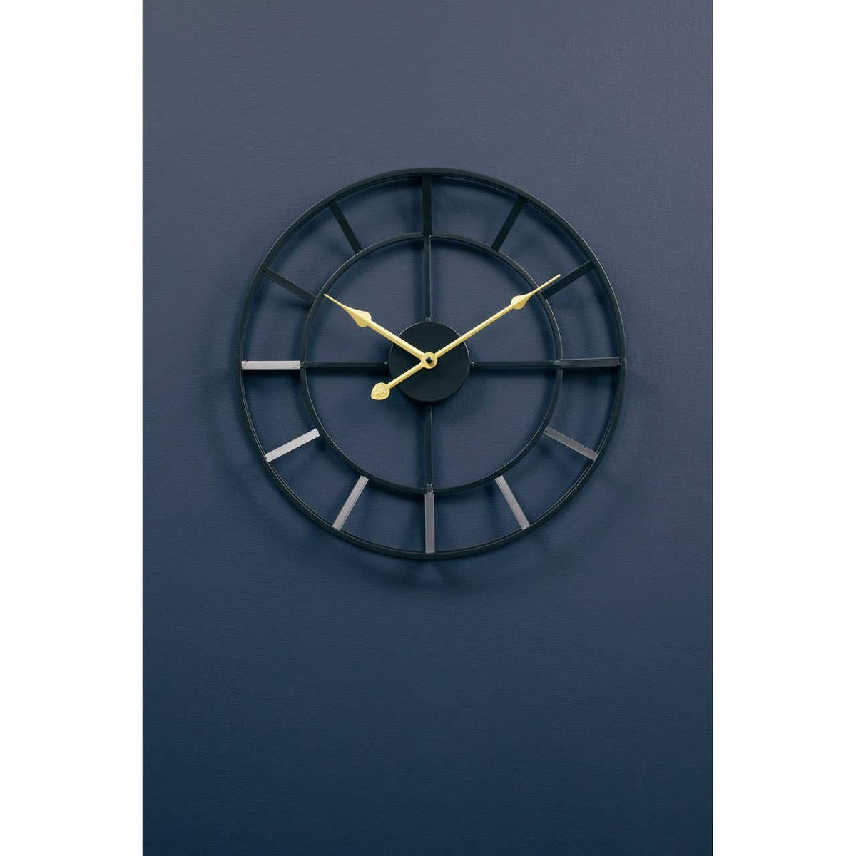 Esperance Accessories Kent 40cm Dia Small Black Finish Metal Wall Clock House of Isabella UK