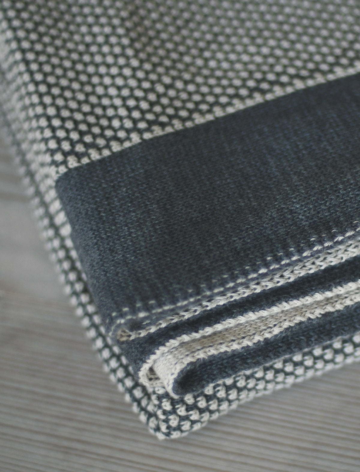 Framlingham Throw - Grey.