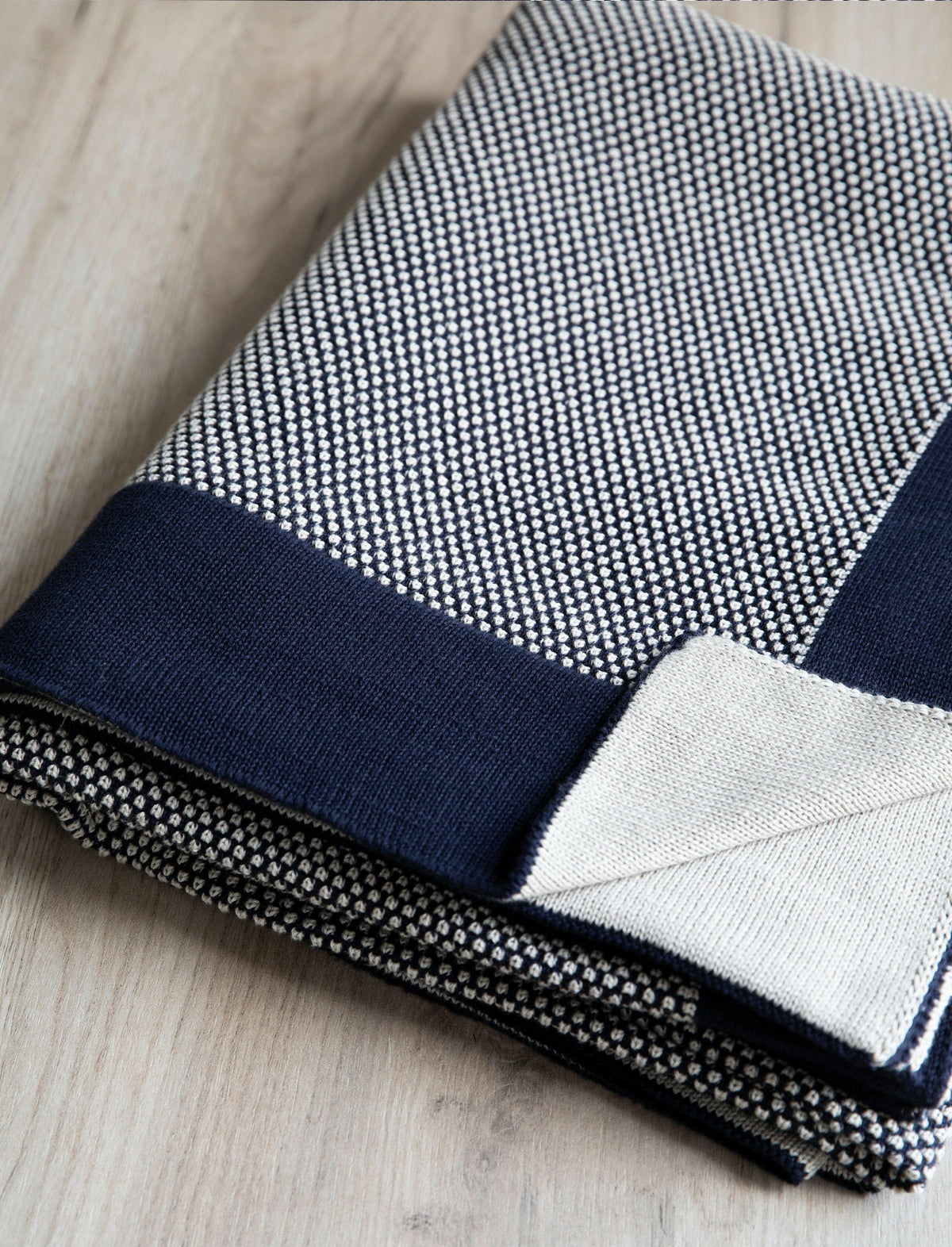 Framlingham Throw - Ink.