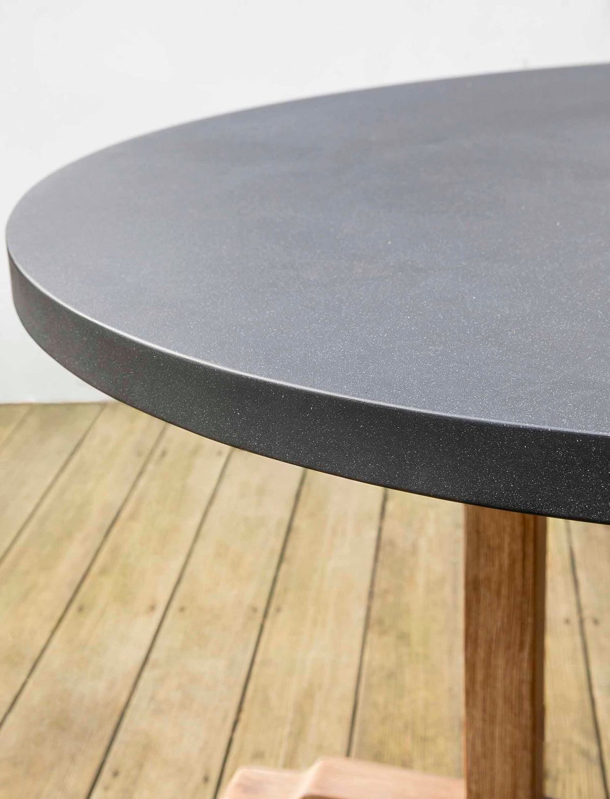 Garden Trading Dining Burcot Round Dining Table Medium Slate Grey House of Isabella UK