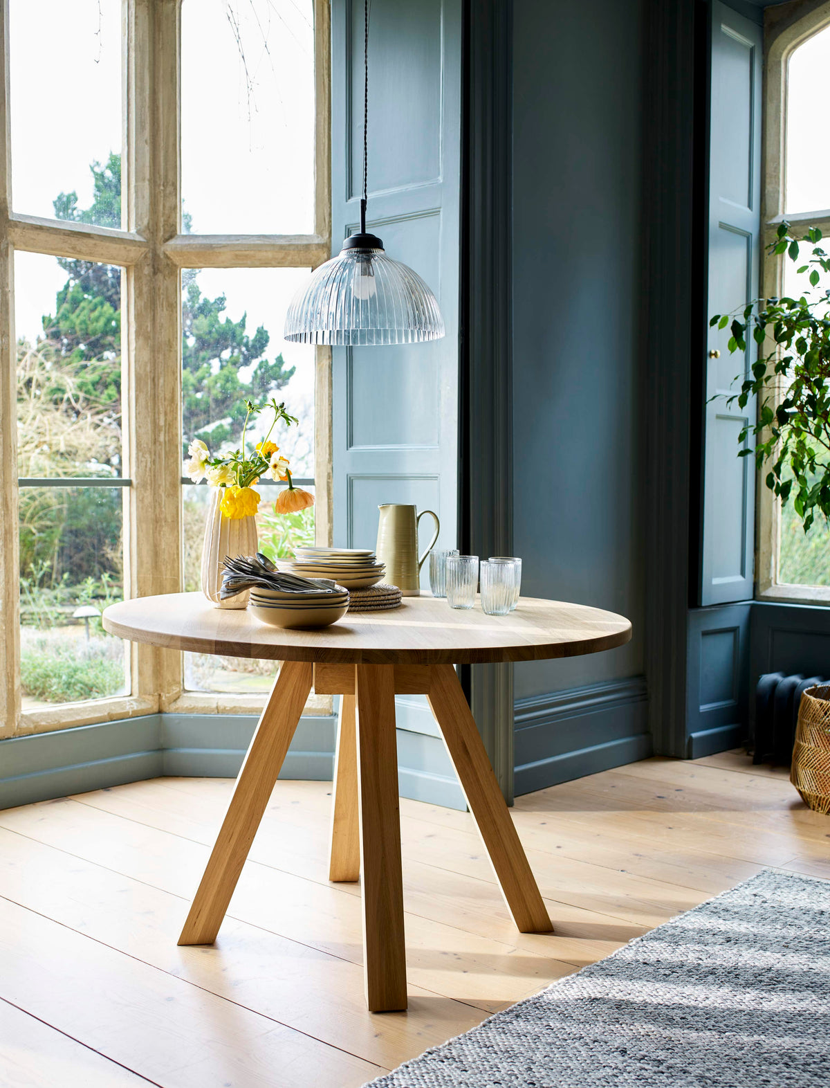 Garden Trading Dining Hambledon Round Dining Table House of Isabella UK