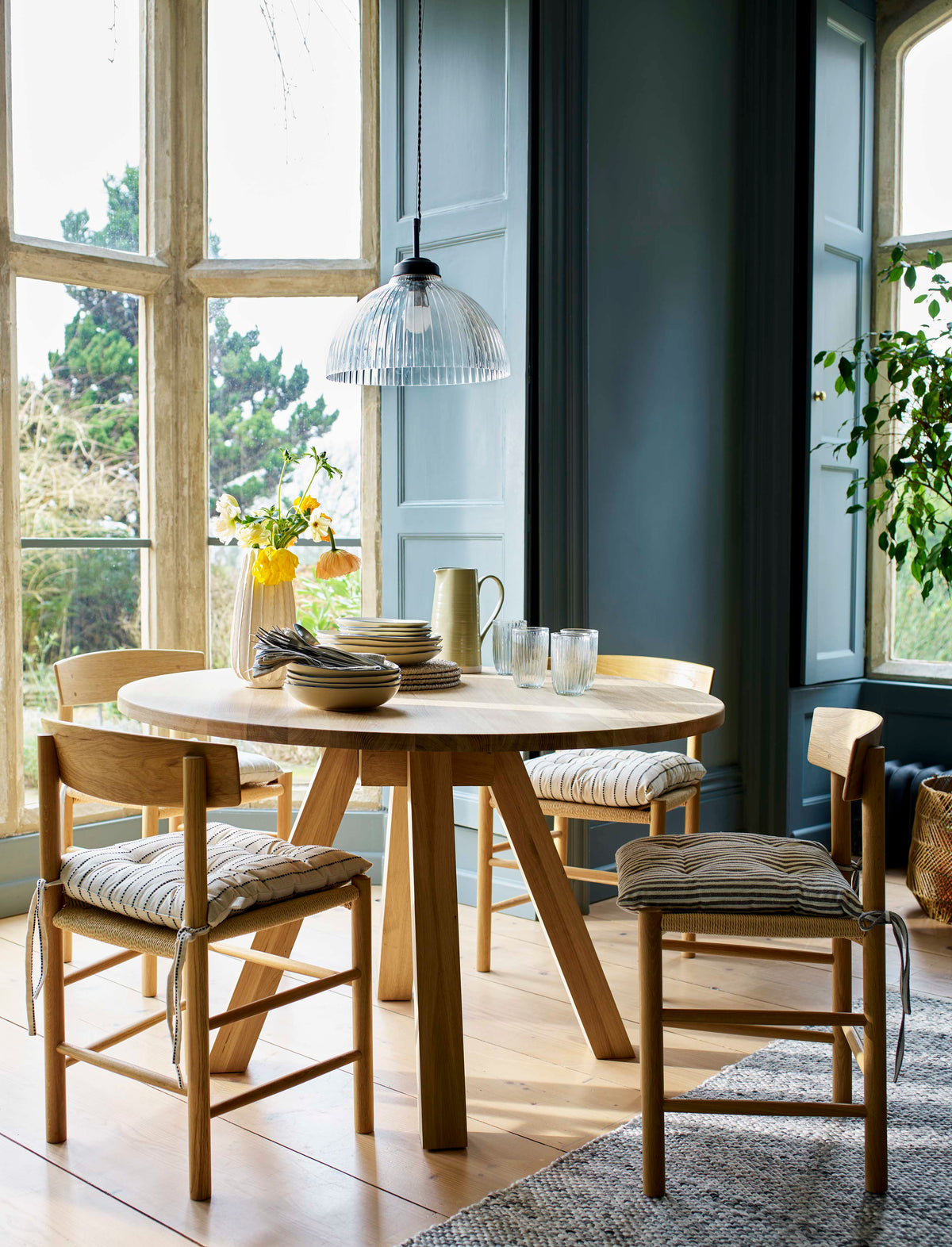 Garden Trading Dining Hambledon Round Dining Table House of Isabella UK