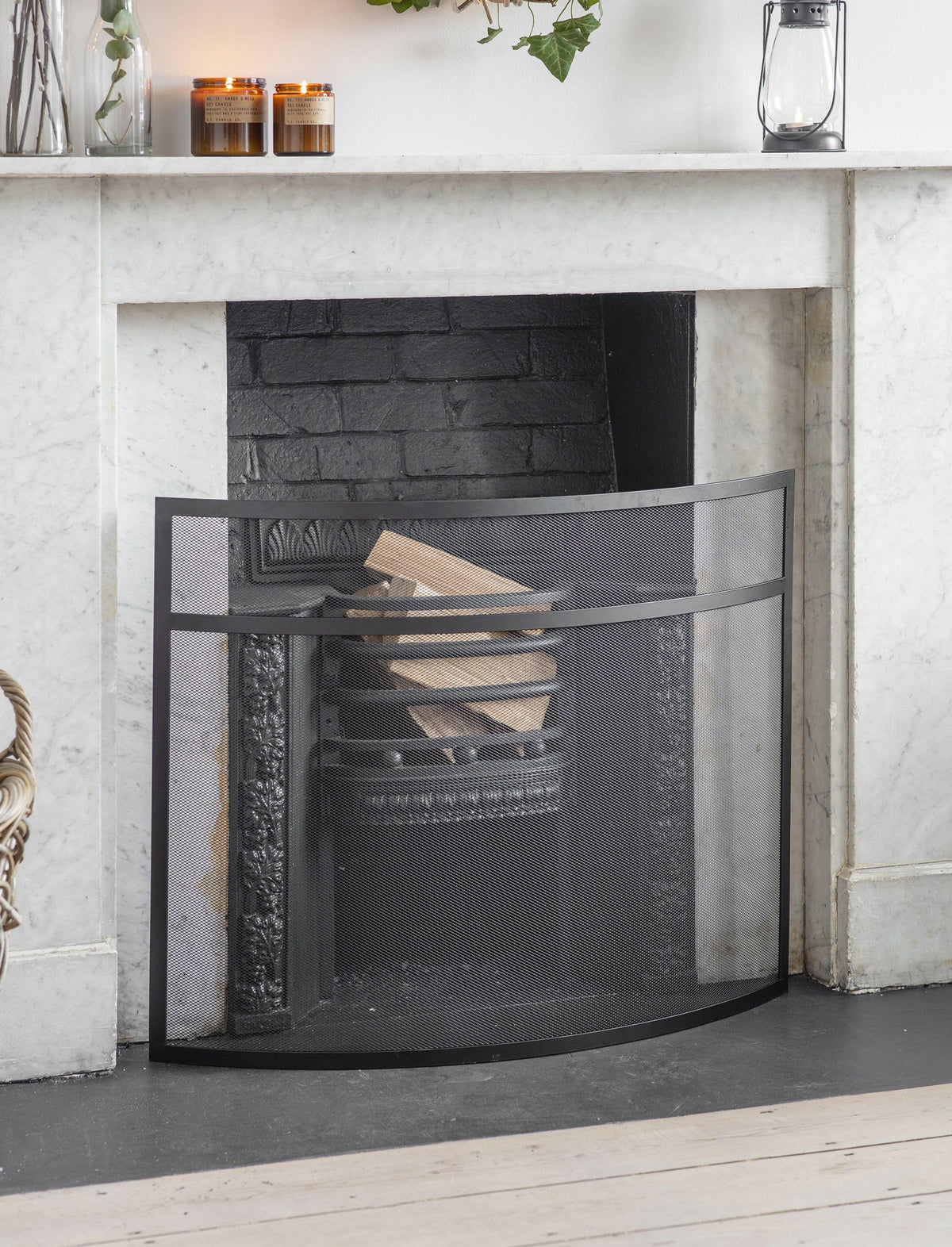 Bretforton Firescreen - Black - Large.