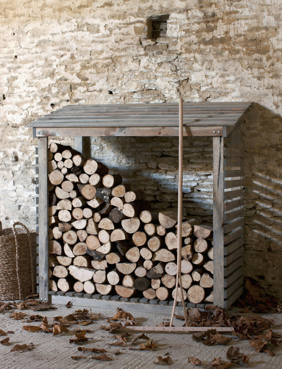 Aldsworth Log Store - Wide.