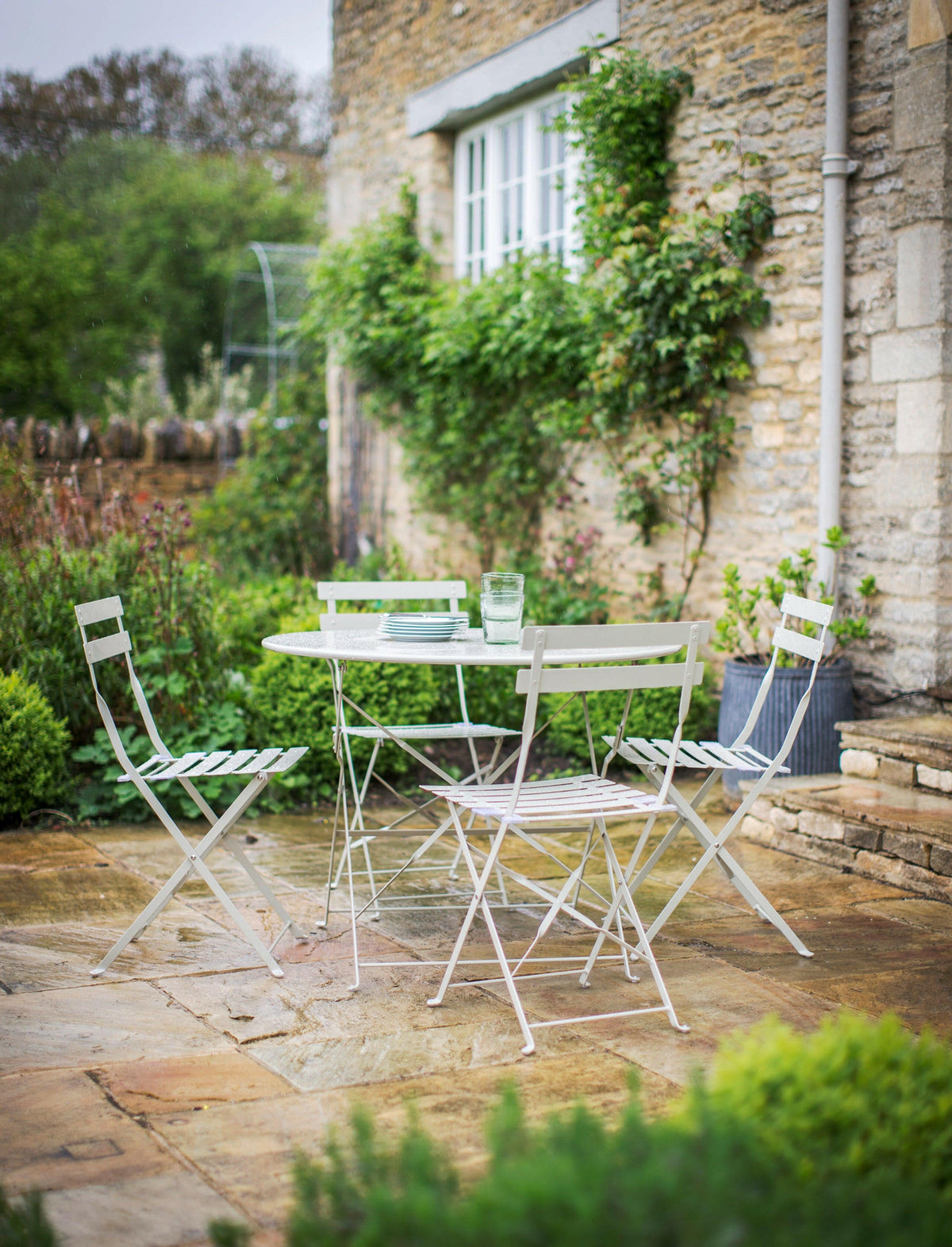 Rive Droite Bistro Set - Large - Clay.