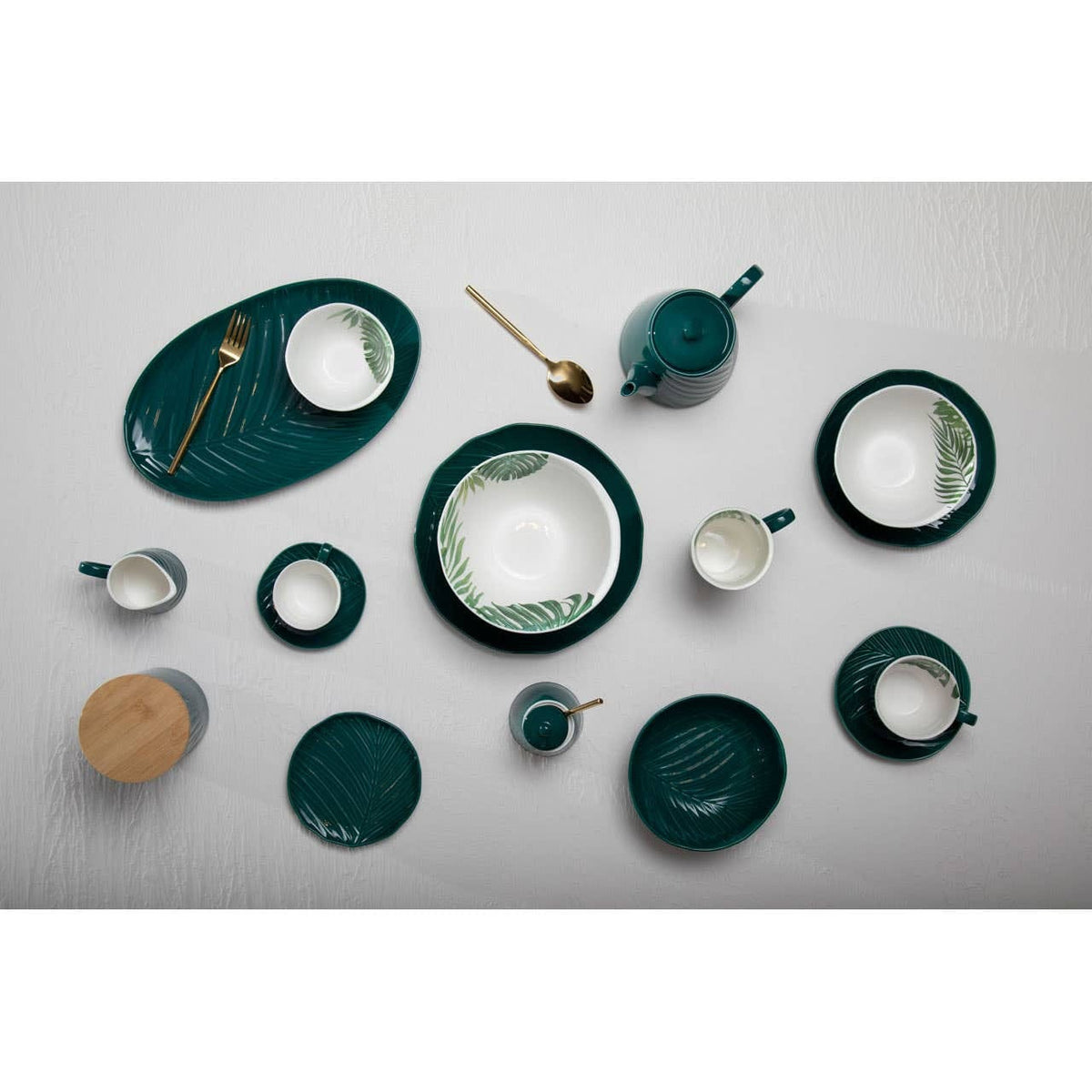 Hamilton Interiors Accessories Bali Dark Green Small Salad Bowl with Leaf Design House of Isabella UK