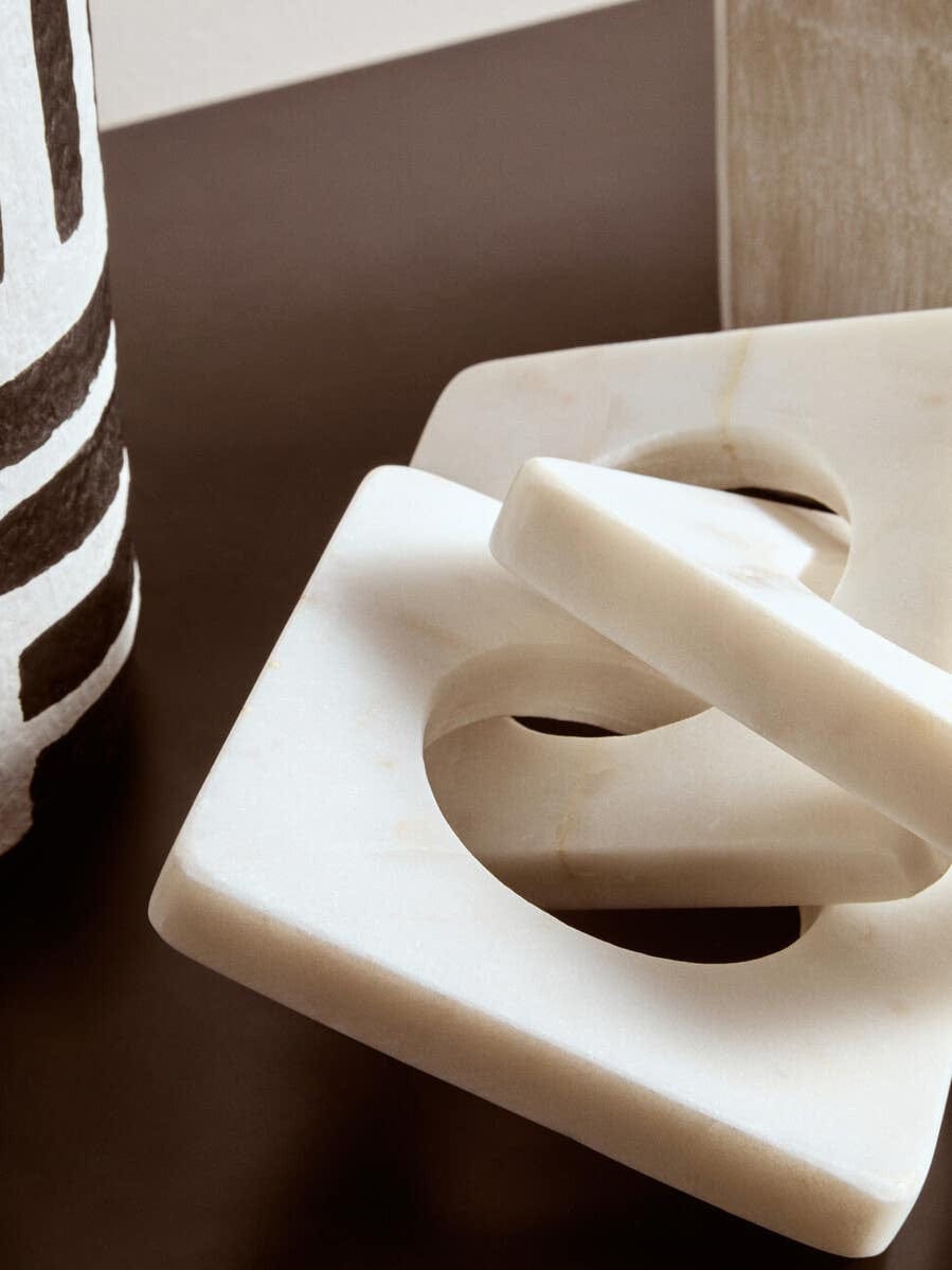 Hamilton Interiors Accessories Nason White Marble Three Link Chain House of Isabella UK